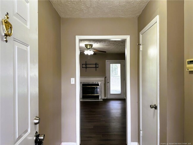 Photo - 1542 Londonderry Pl