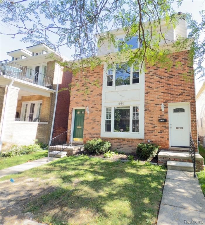 Photo - 846 Beaconsfield Ave
