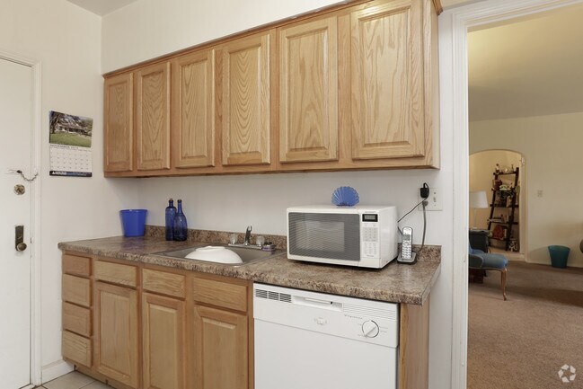 Photo - Country Club Apartments