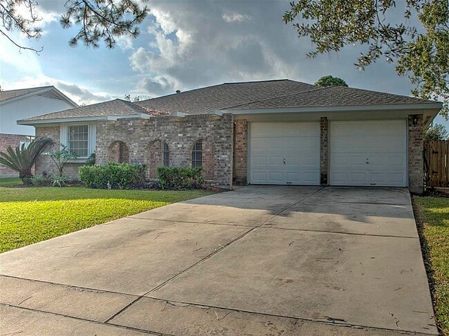 Building Photo - 11830 Mulholland Dr