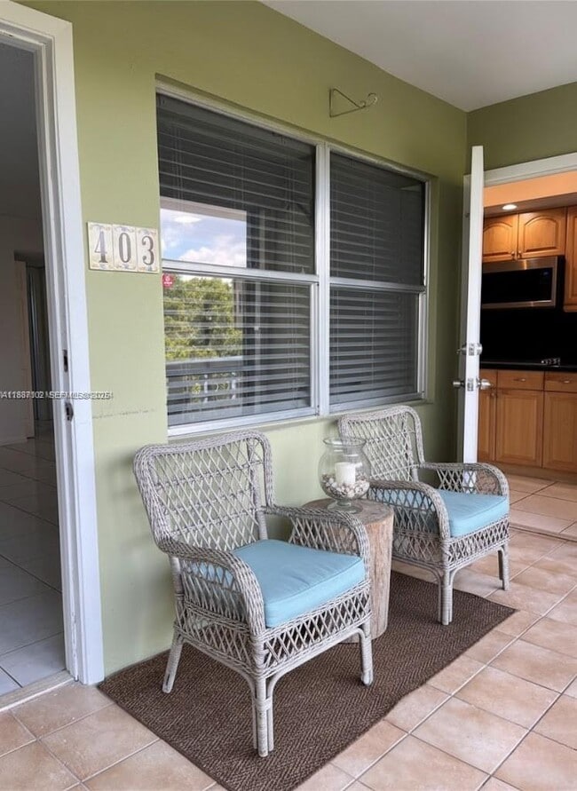 Building Photo - 1425 Arthur St Unit 403A