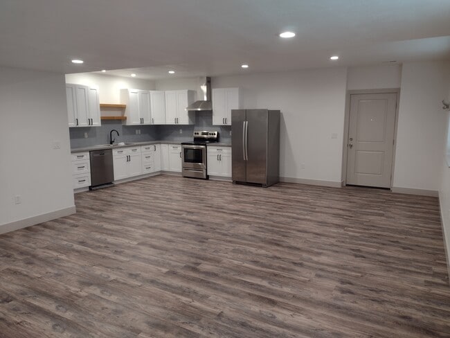Building Photo - 6821 S Cook Dr Unit Basement