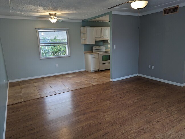 Photo - 3135 Shady Dell Ln