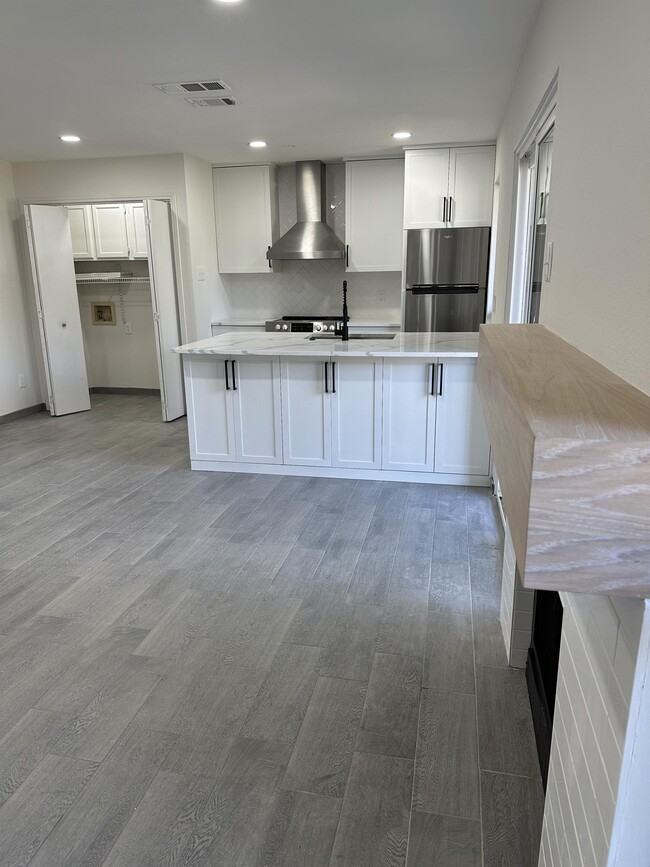 Photo - 5916 Gaston Ave