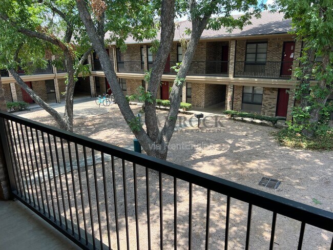 Photo - 1421 S 12th St Unidad 203