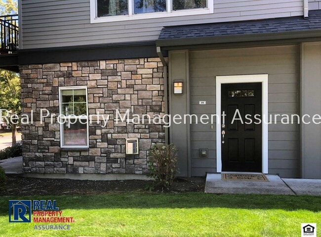 Building Photo - 10651 NE Red Wing Way