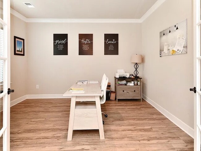 Photo - 30 Winged Bourne Ct