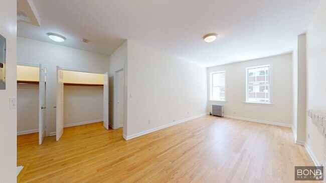 Building Photo - 52 W 56th St Unit 4F Rental