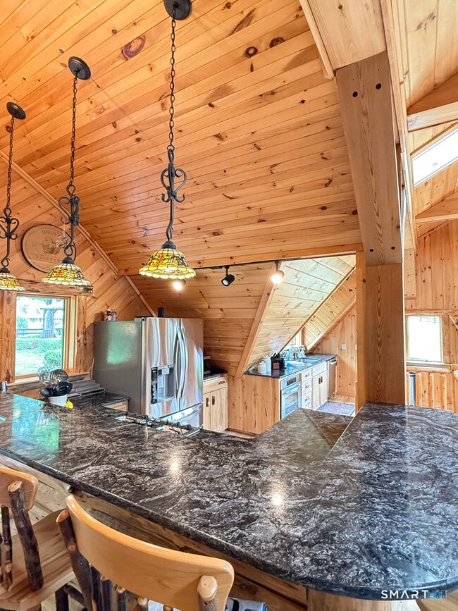 555 W Purchase Rd