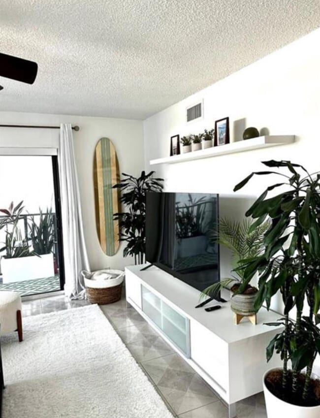 Photo - 1975 SE 3rd St