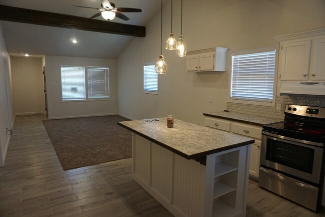 Photo - 2114 24th St