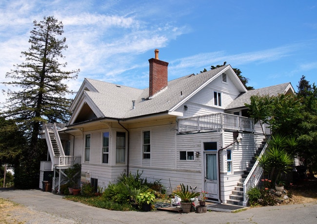 100 year old renovated mansion - 110 Altena St Unit C