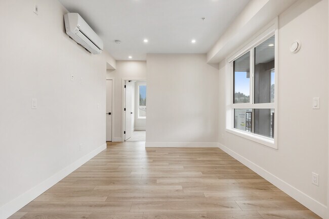 Photo - 45511-45511 Campus Dr