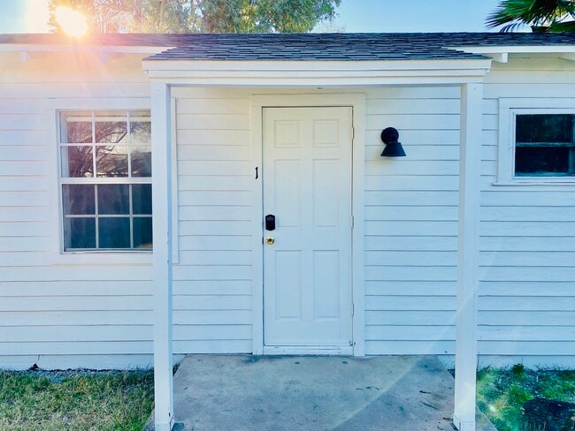 Photo - 1716 E Earll Dr Unit 1716 E. Earll Drive