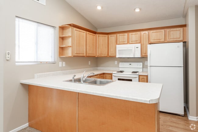 2 habitaciones, 2 baños - Sandpiper/885 pies cuadrados - Cocina - Saylorville Lakeside