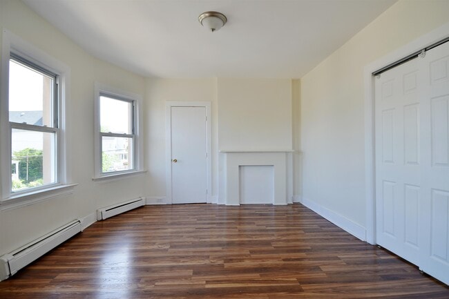 Photo - 135 Lord Ave Unit 2
