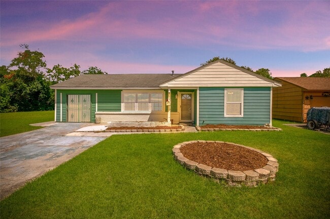 Photo - 1902 W Gulf St