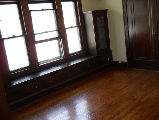 2143 Eldred Ave Unit 1