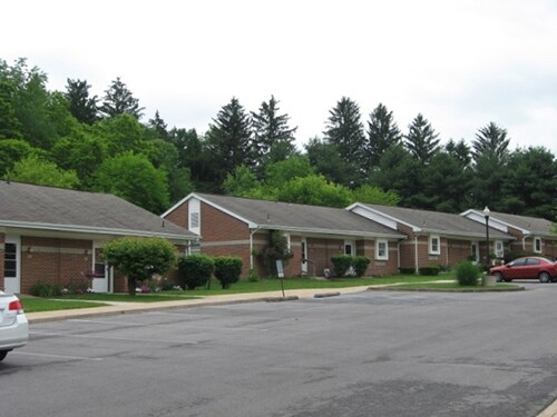 Juniata Village - Juniata Village Apartments