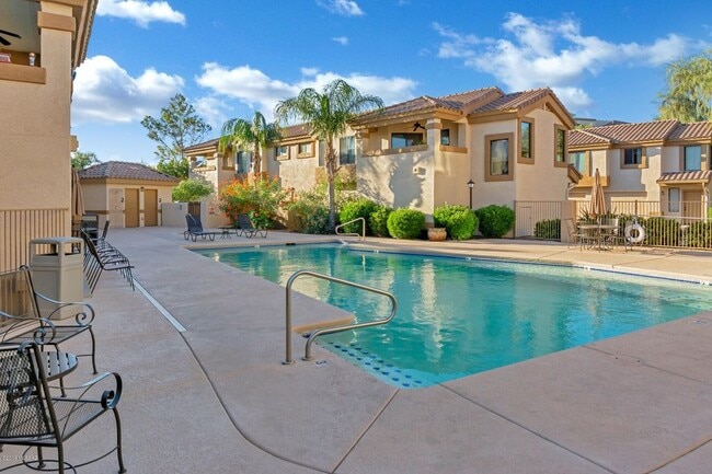 Photo - 2550 E River Rd Unidad 12102