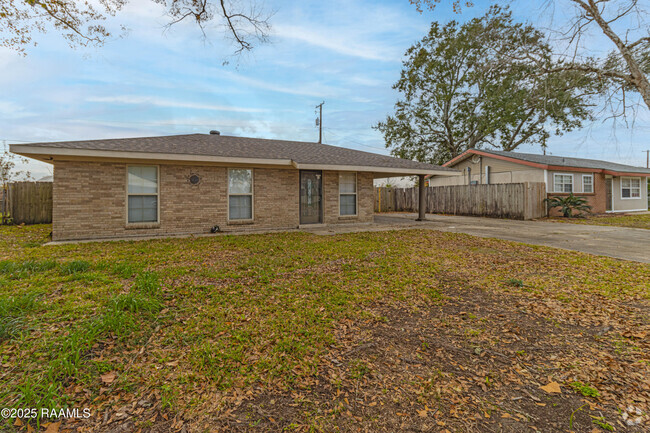 Building Photo - 222 Palms Dr Rental