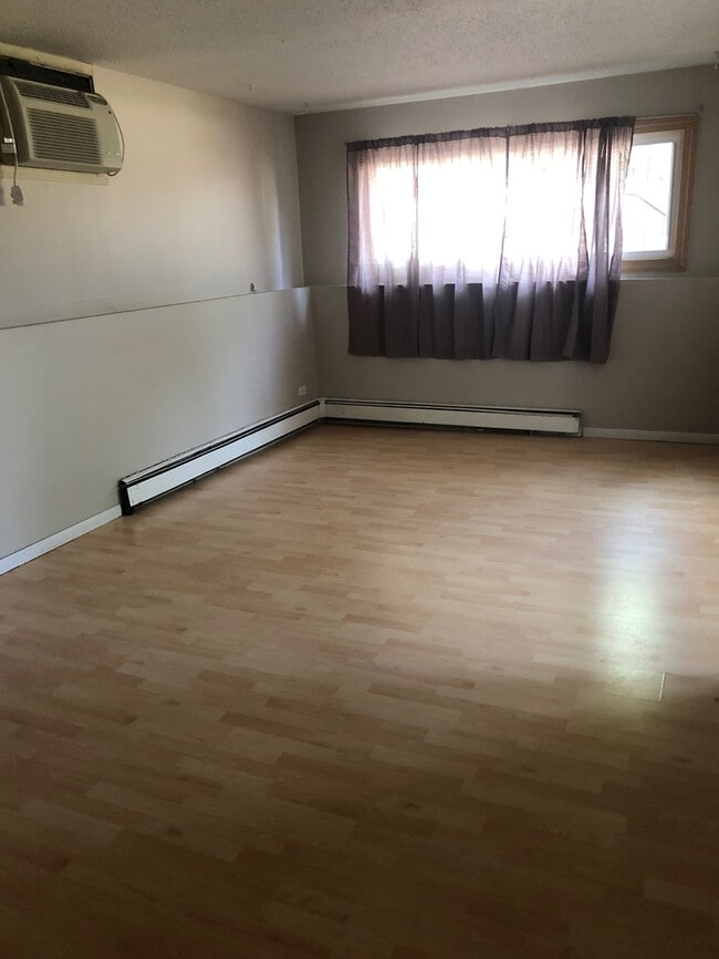 Photo - Cute 3 bedroom and 2 bathroom duplex