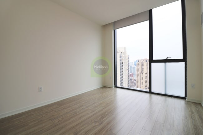 Photo - 1323 S Wabash Ave