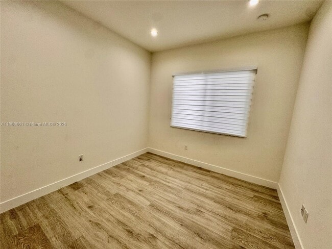 Photo - 8143 NW 45th St
