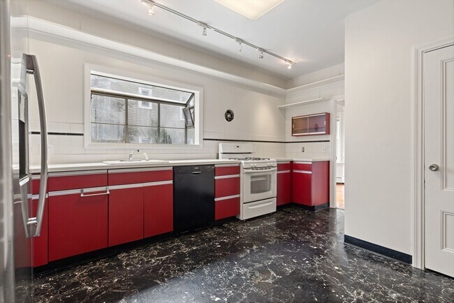 247-249 Park St Unit 1