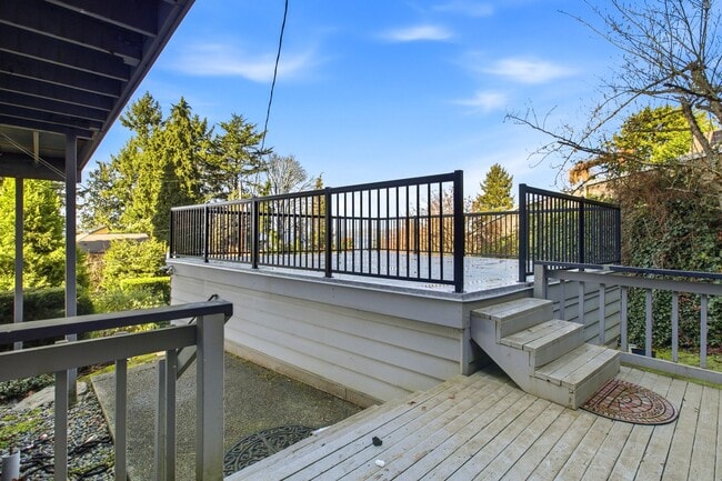 Photo - Stunning Sound & Olympic Mountain View Home in North Admiral