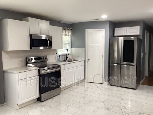 Photo - 64 Valentine St