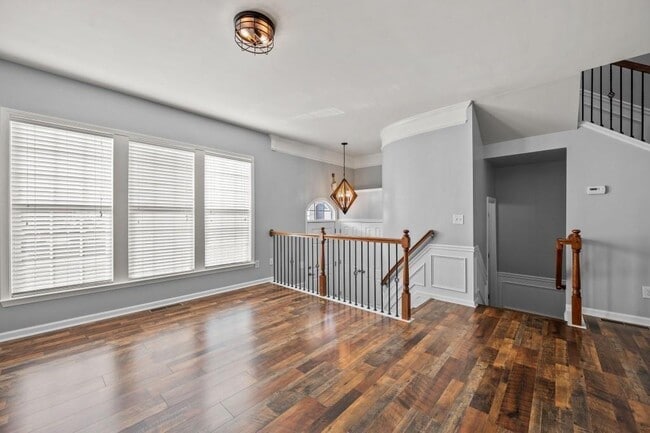 Photo - 1346 Thornborough Dr