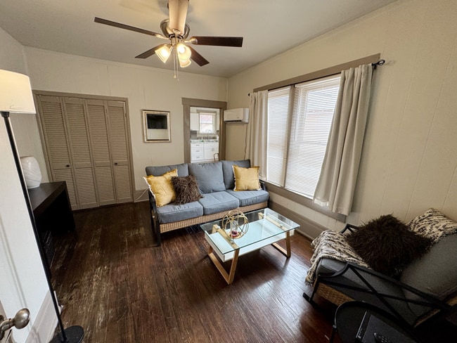 Photo - 519 W Ridgewood Ct