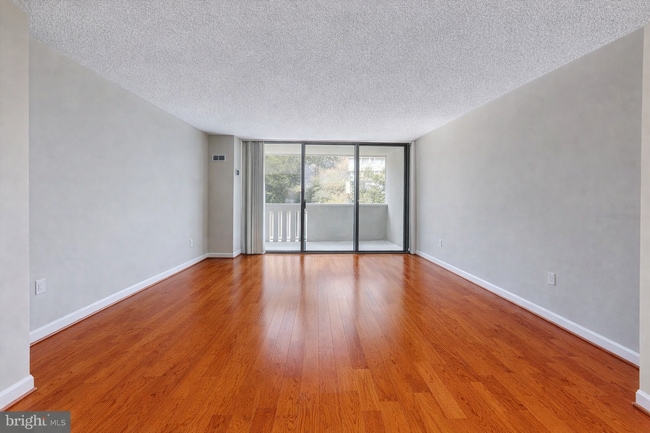 Building Photo - 6101 Edsall Rd Unit 4