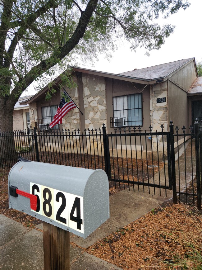 6824 Oldham Dr. - 6824 Oldham