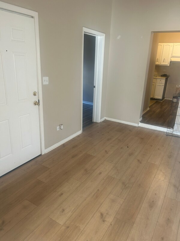 Photo - 956 E 76th St Unidad 2F