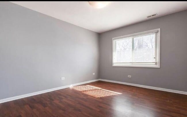 Photo - 7819 S South Shore Dr Unidad B3