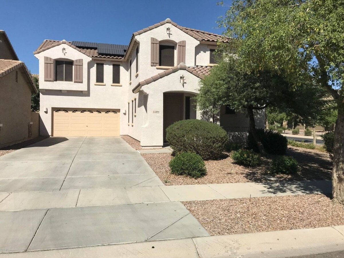 Community pool *Covered back patio with ex... - Community pool *Covered back patio with ex... House