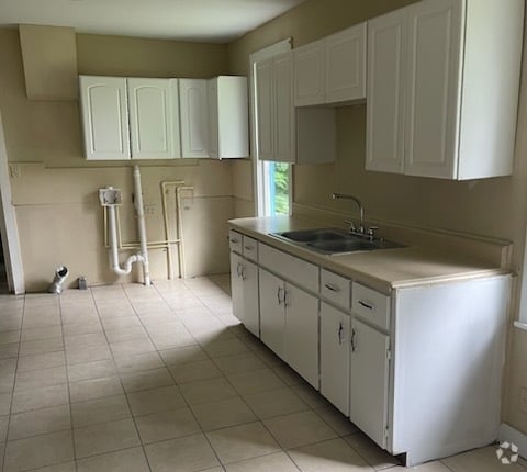 Building Photo - 2325 3rd Ave Rental