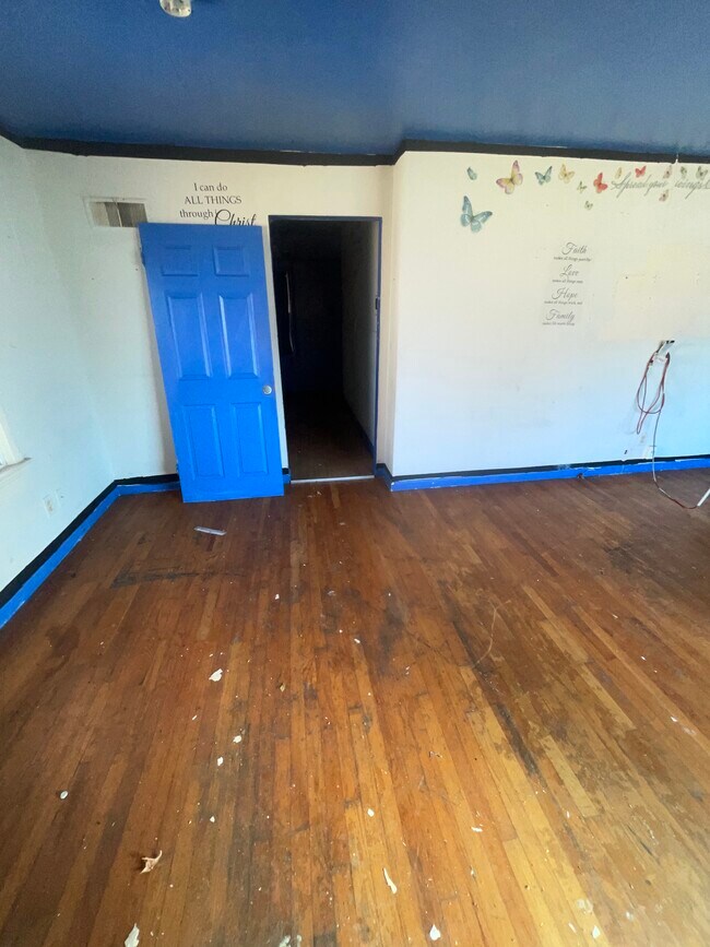 Photo - 9145 Loganberry Ln