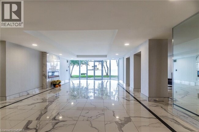 Photo - 5280 Lakeshore Rd. Unit 1109