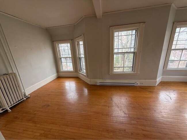 Photo - 8 Hurlbut St Unidad 8-2