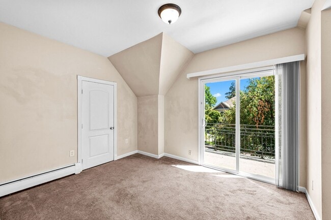 Building Photo - 1151 Monroe St Unit 2