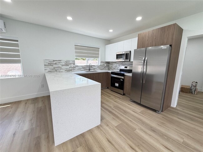 311 SW 27th Ave Unit 317