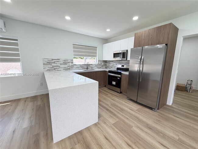 Photo - 311 SW 27th Ave Unit 317