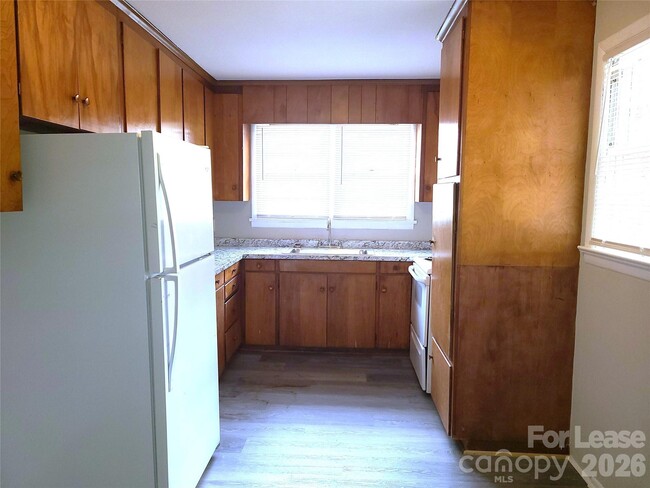 Photo - 90 Creswell Dr NE