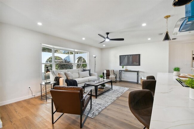 Photo - 570 Casler Ave