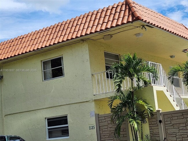 Photo - 1125 NE 16th Pl Unit 212