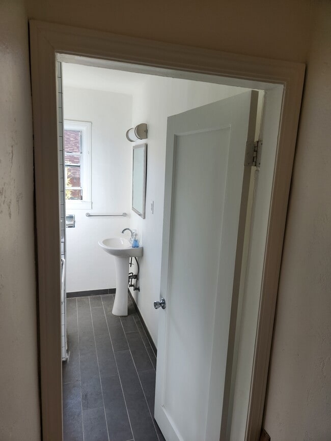 2014 Virginia St - 2014 Virginia St