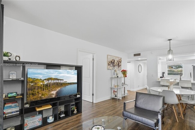 Photo - 9340 Lagoon Pl Unit 304